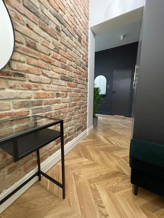 Apartament Grafitowy Apartment Poznan Bagian luar foto